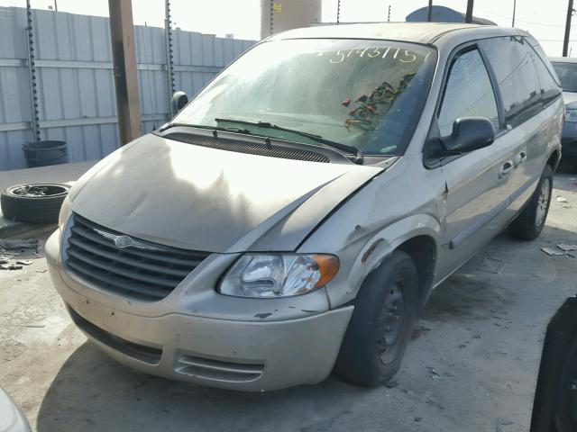 1A4GJ45R47B118426 - 2007 CHRYSLER TOWN & COU GOLD photo 2