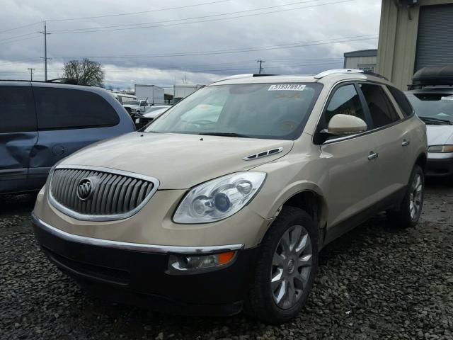 5GAKVCED8BJ276917 - 2011 BUICK ENCLAVE CX GOLD photo 2