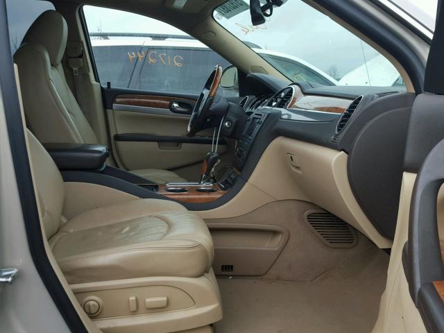 5GAKVCED8BJ276917 - 2011 BUICK ENCLAVE CX GOLD photo 5