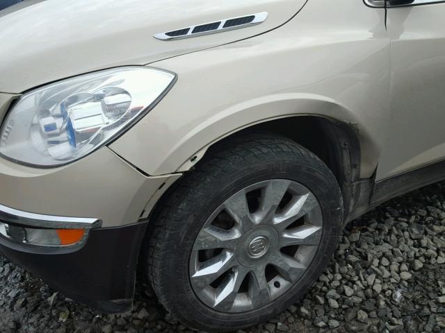 5GAKVCED8BJ276917 - 2011 BUICK ENCLAVE CX GOLD photo 9