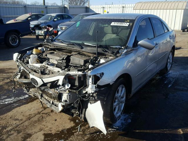 4T4BF3EKXBR087650 - 2011 TOYOTA CAMRY BASE SILVER photo 2