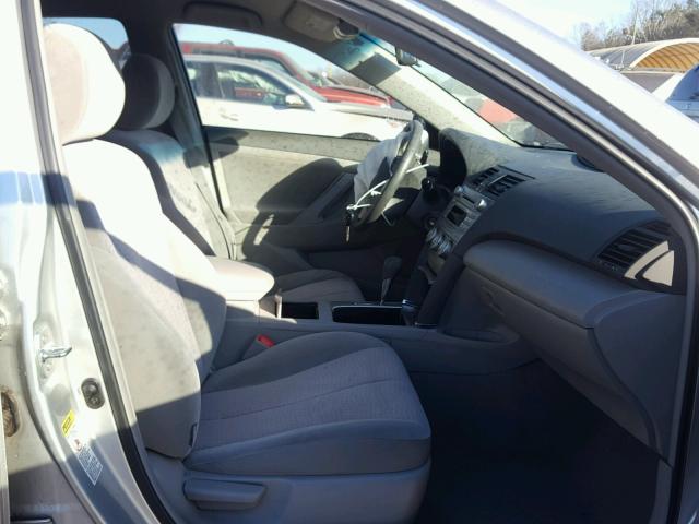 4T4BF3EKXBR087650 - 2011 TOYOTA CAMRY BASE SILVER photo 5
