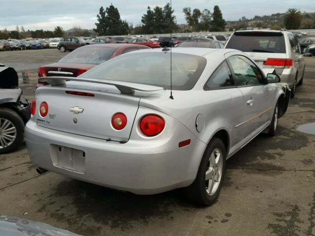 1G1AL14F457663739 - 2005 CHEVROLET COBALT LS SILVER photo 4