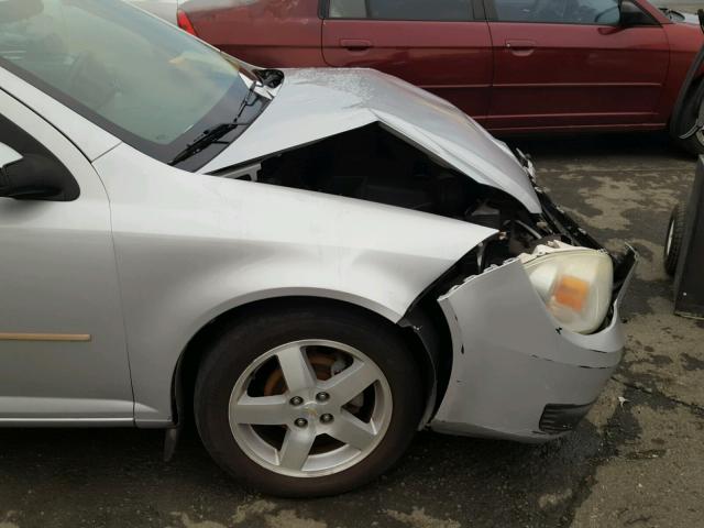 1G1AL14F457663739 - 2005 CHEVROLET COBALT LS SILVER photo 9