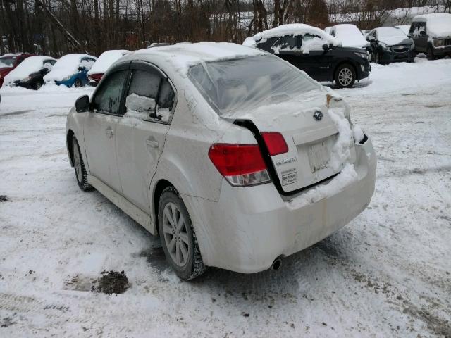 4S3BMBG6XA3221334 - 2010 SUBARU LEGACY 2.5 WHITE photo 3