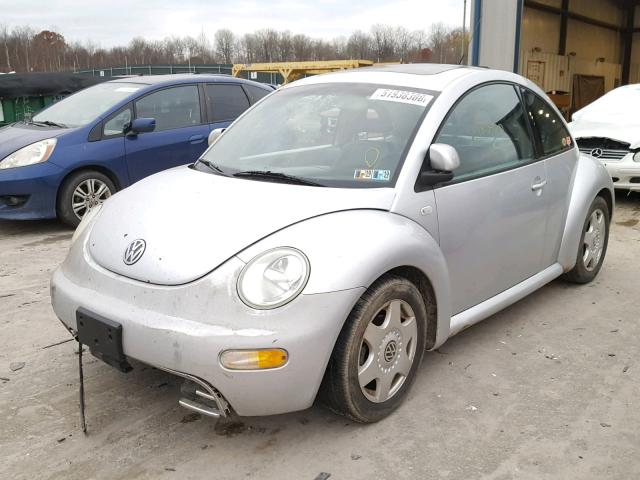 3VWCC21C4YM501908 - 2000 VOLKSWAGEN NEW BEETLE 银色 照片 2
