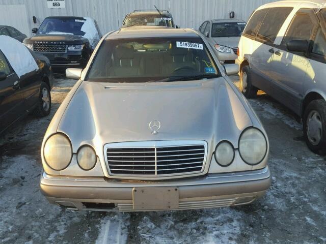 WDBJF55F4VJ026498 - 1997 MERCEDES-BENZ E 320 GOLD photo 9