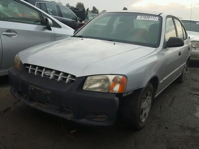 KMHCG45C22U313934 - 2002 HYUNDAI ACCENT GL SILVER photo 2