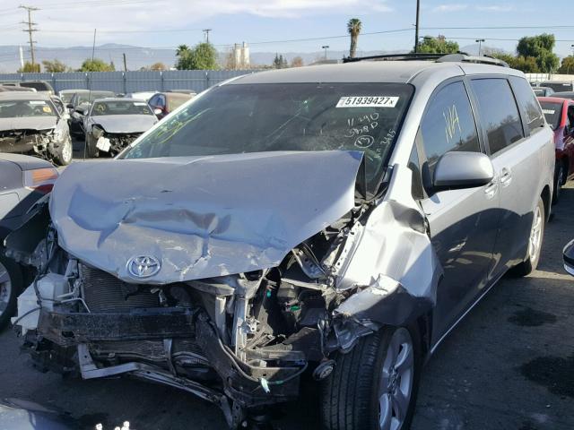 5TDKK3DC2BS113425 - 2011 TOYOTA SIENNA LE SILVER photo 2