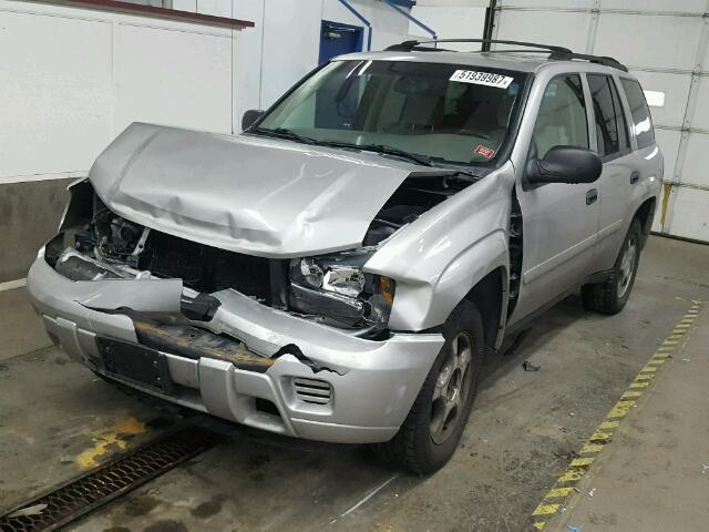 1GNDT13S472192105 - 2007 CHEVROLET TRAILBLAZE GRAY photo 2