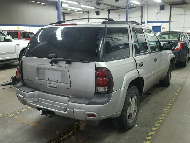 1GNDT13S472192105 - 2007 CHEVROLET TRAILBLAZE GRAY photo 4