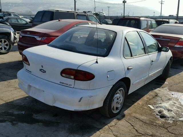 1G1JC5247W7135249 - 1998 CHEVROLET CAVALIER WHITE photo 4