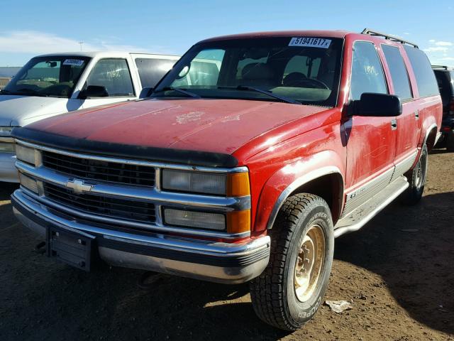 1GBGK26J0VJ401008 - 1997 CHEVROLET SUBURBAN K RED photo 2