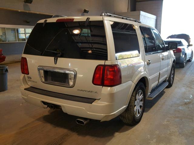 5LMFU28R14LJ38172 - 2004 LINCOLN NAVIGATOR Biały zdjęcie 4