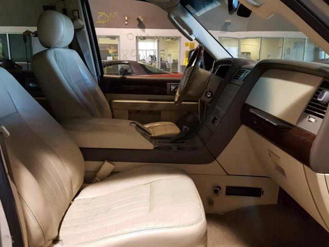 5LMFU28R14LJ38172 - 2004 LINCOLN NAVIGATOR Biały zdjęcie 5