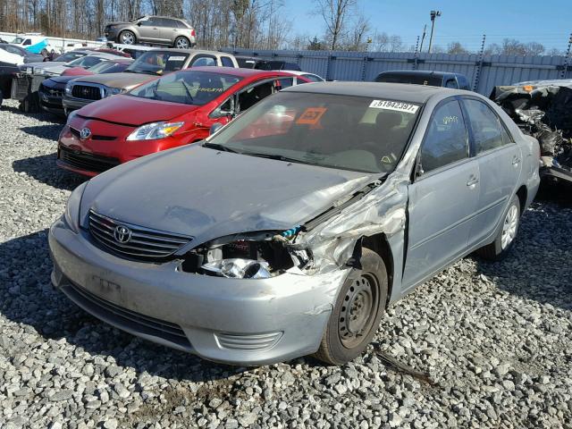 4T1BE30K45U545661 - 2005 TOYOTA CAMRY LE GRAY photo 2