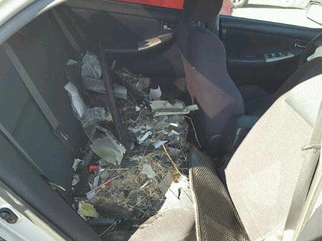 2T1BY30E46C551870 - 2006 TOYOTA COROLLA XR 银色 照片 6