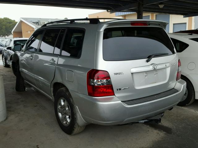 JTEEP21A950111380 - 2005 TOYOTA HIGHLANDER SILVER photo 3