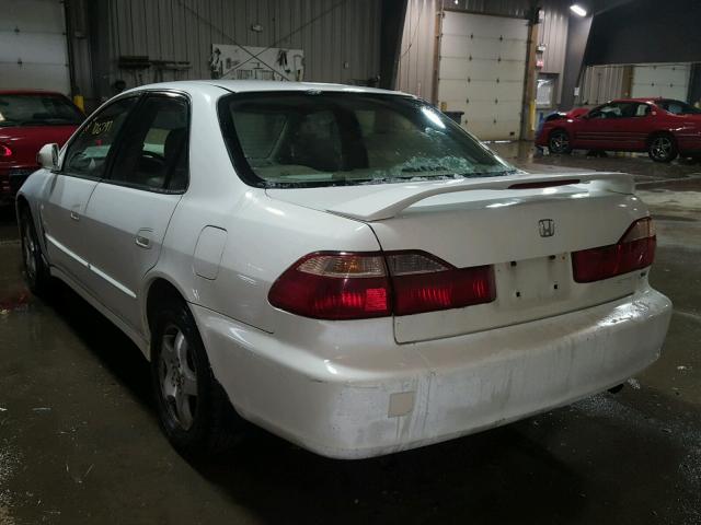 1HGCG1657YA004054 - 2000 HONDA ACCORD EX WHITE photo 3