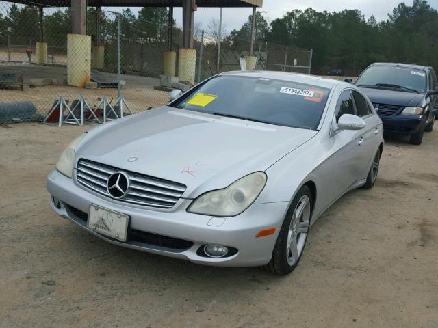 WDDDJ75X76A022177 - 2006 MERCEDES-BENZ CLS 500C SILVER photo 2