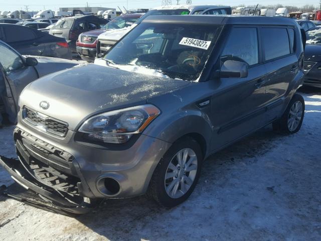 KNDJT2A52D7633761 - 2013 KIA SOUL GRAY photo 2