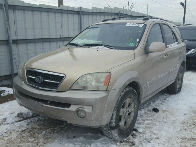 KNDJC733435056038 - 2003 KIA SORENTO EX GOLD photo 2