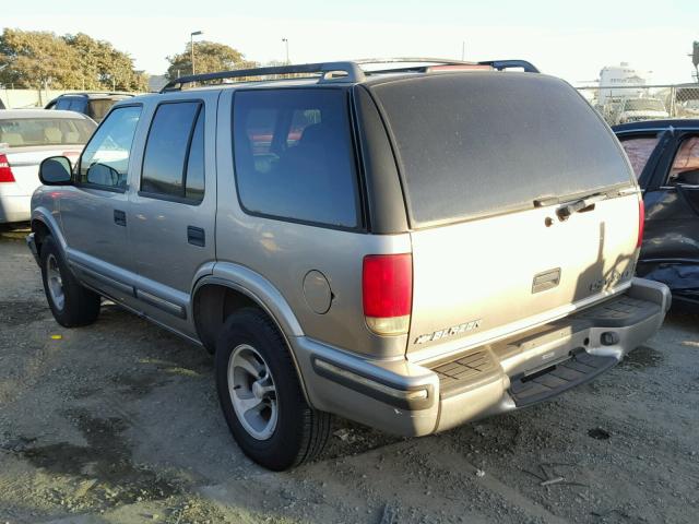 1GNCS13W7W2244147 - 1998 CHEVROLET BLAZER GOLD photo 3