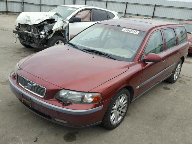 YV1SW53D211008061 - 2001 VOLVO V70 T5 TUR MAROON photo 2