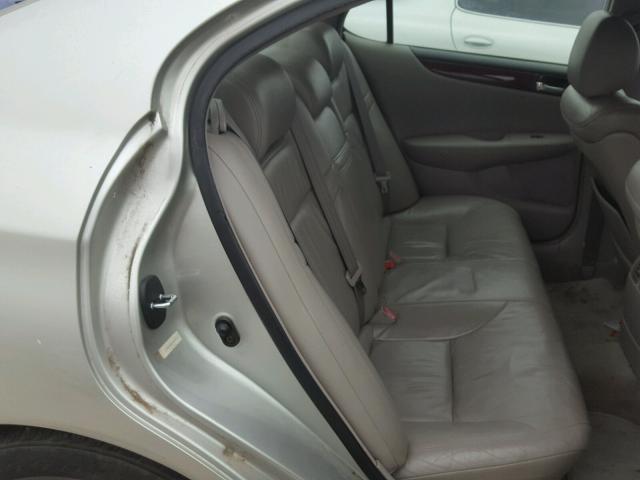 JTHBF30GX20032512 - 2002 LEXUS ES 300 SILVER photo 6