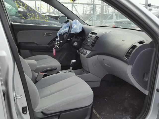 KMHDU46D78U412570 - 2008 HYUNDAI ELANTRA GL SILVER photo 5