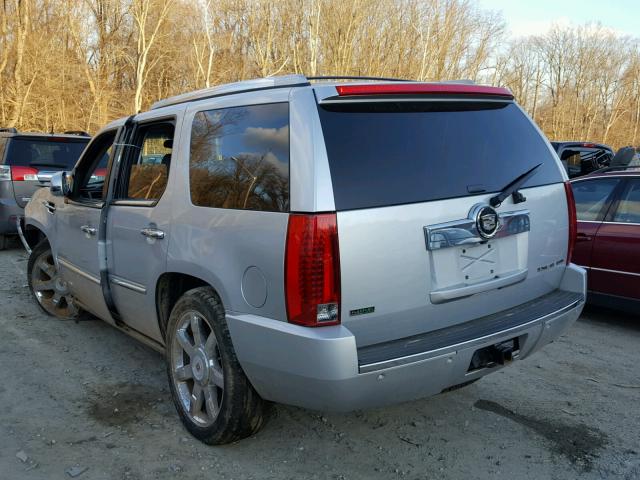 1GYS4CEF9BR134638 - 2011 CADILLAC ESCALADE P SILVER photo 3