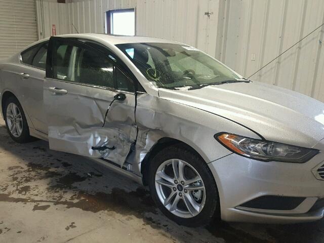 3FA6P0LU2JR117137 - 2018 FORD FUSION SE SILVER photo 9