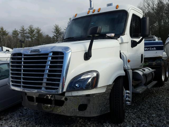 1FUJGECKX8LAC7993 - 2008 FREIGHTLINER CASCADIA 1 WHITE photo 2