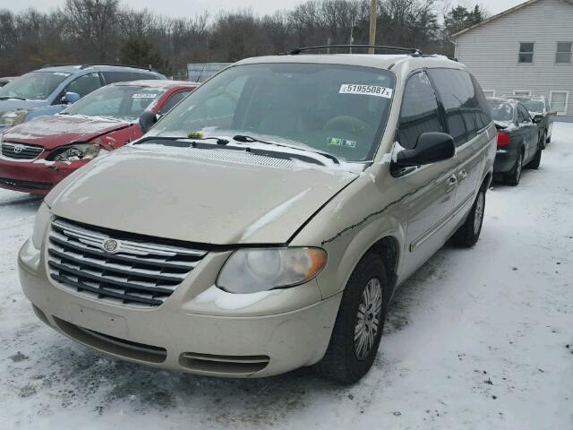 2A4GP54L26R921754 - 2006 CHRYSLER TOWN & COU TAN photo 2