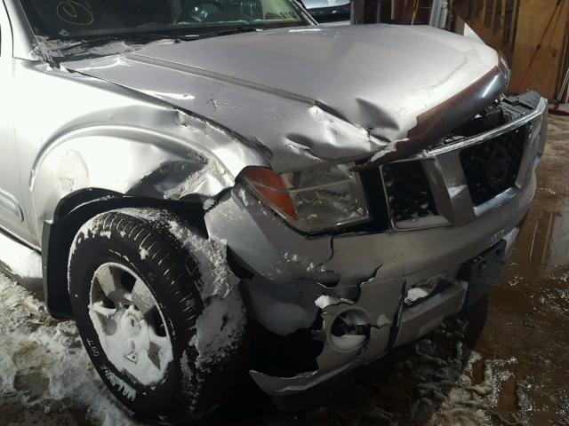 5N1AR18W16C641363 - 2006 NISSAN PATHFINDER SILVER photo 9