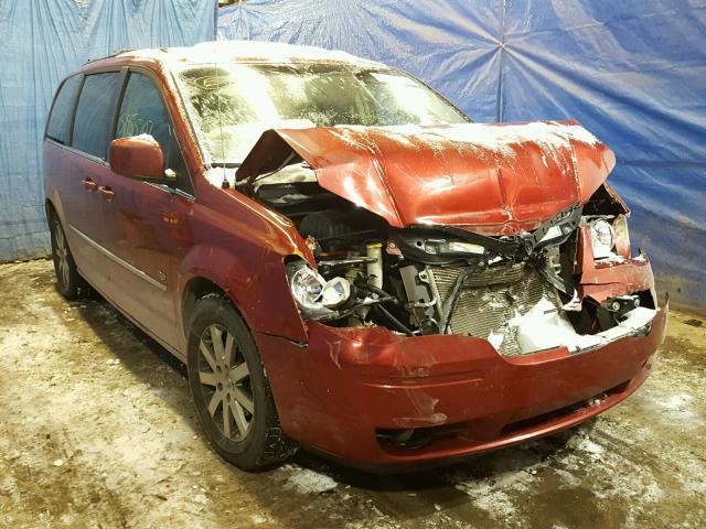 2A8HR54X99R666802 - 2009 CHRYSLER TOWN & COU RED photo 1