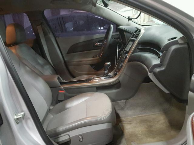 1G11C5SA0DF122013 - 2013 CHEVROLET MALIBU 1LT ვერცხლისფერი ფოტო 5