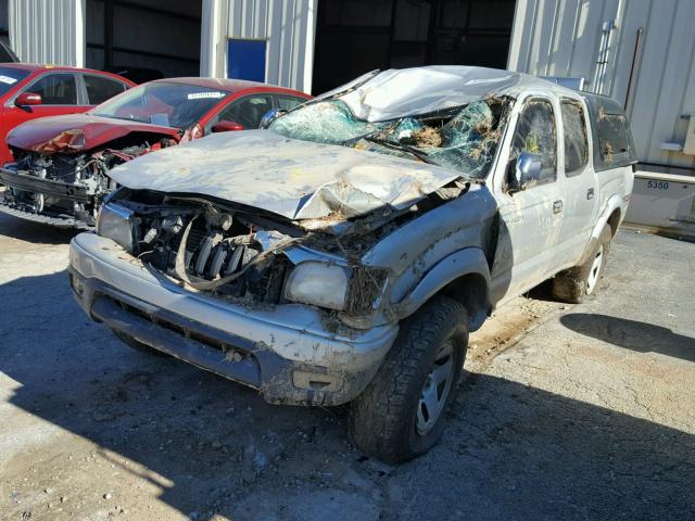 5TEHN72NX2Z064619 - 2002 TOYOTA TACOMA DOU SILVER photo 2