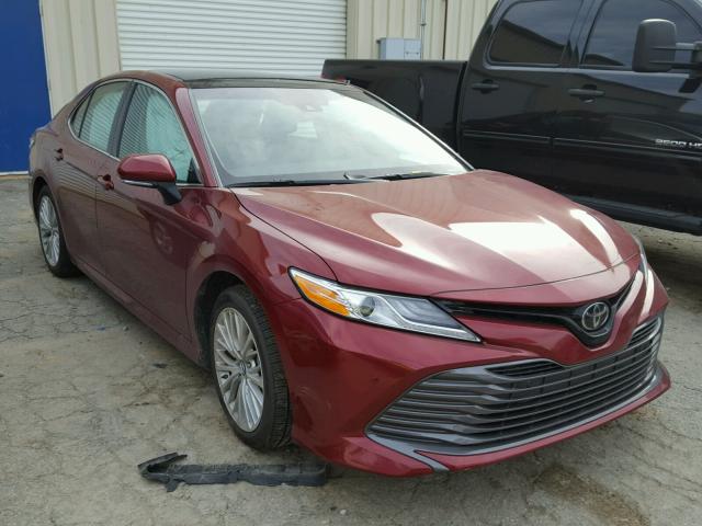 4T1B11HK3JU529210 - 2018 TOYOTA CAMRY L RED photo 1