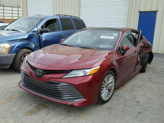 4T1B11HK3JU529210 - 2018 TOYOTA CAMRY L RED photo 2