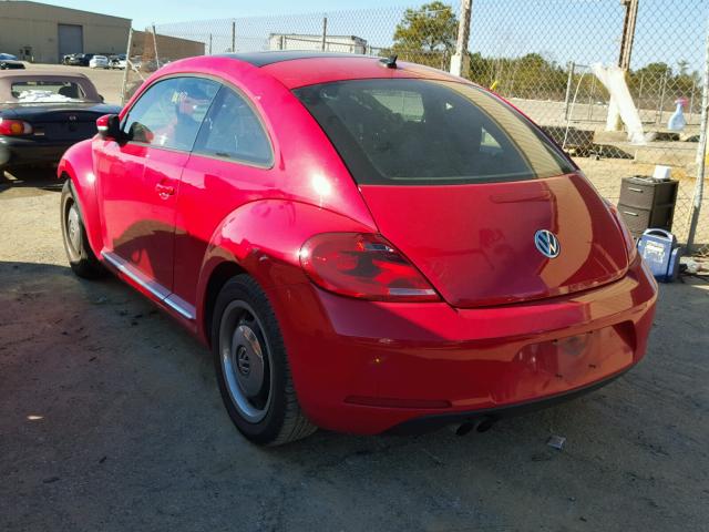 3VWJX7AT9CM664703 - 2012 VOLKSWAGEN BEETLE RED photo 3