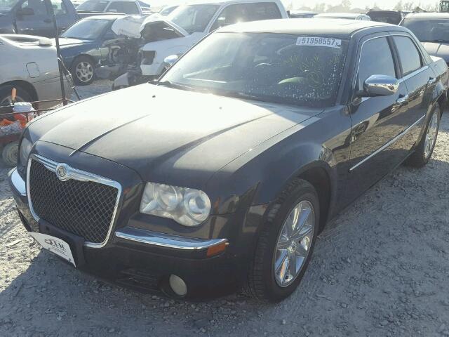 2C3CA3CV4AH154196 - 2010 CHRYSLER 300 LIMITE BLACK photo 2