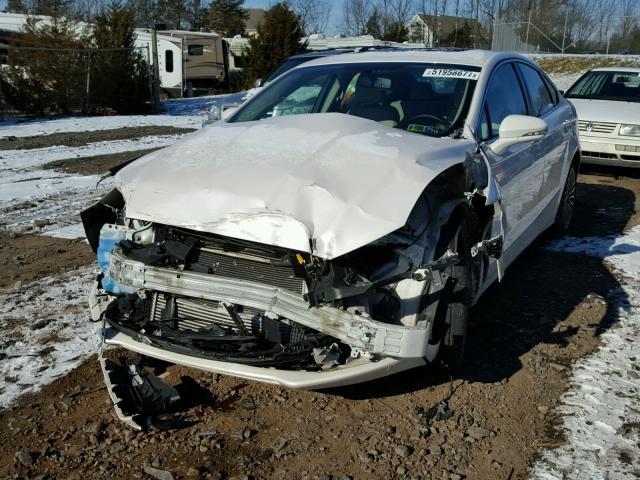 3FA6P0K91HR114768 - 2017 FORD FUSION TIT WHITE photo 2