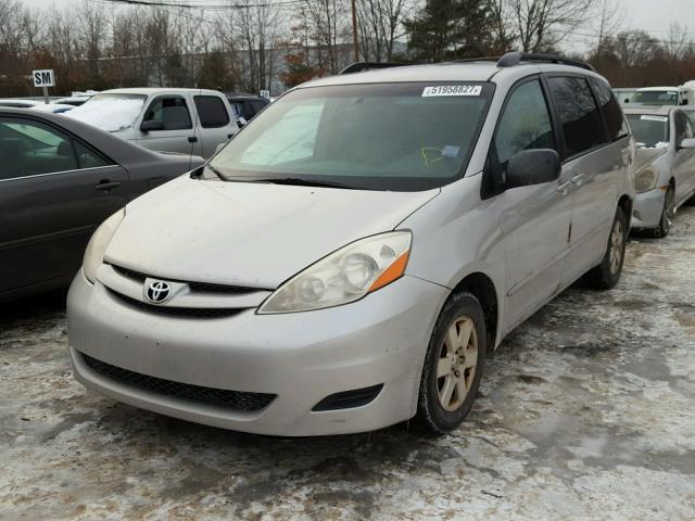 5TDZK23C58S100588 - 2008 TOYOTA SIENNA CE TAN photo 2