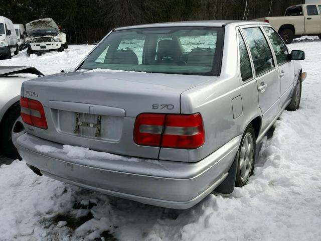 YV1LS5544W1518142 - 1998 VOLVO S70 GRAY photo 4