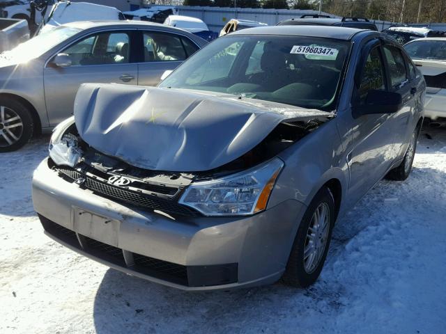 1FAHP35N78W234154 - 2008 FORD FOCUS SE SILVER photo 2