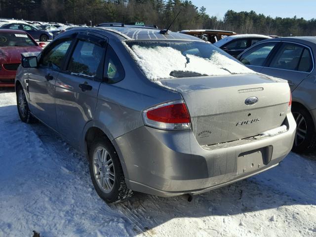 1FAHP35N78W234154 - 2008 FORD FOCUS SE SILVER photo 3