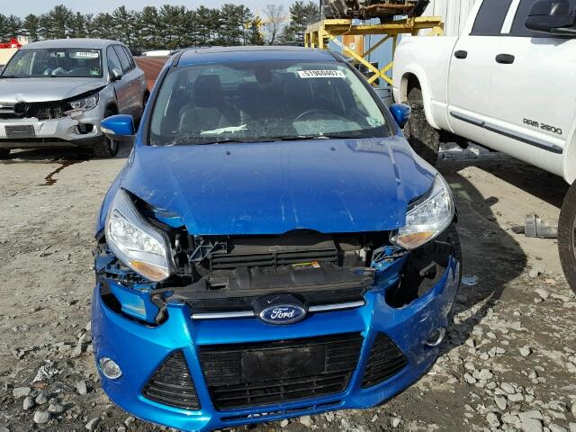 1FAHP3H26CL442554 - 2012 FORD FOCUS SEL BLUE photo 9