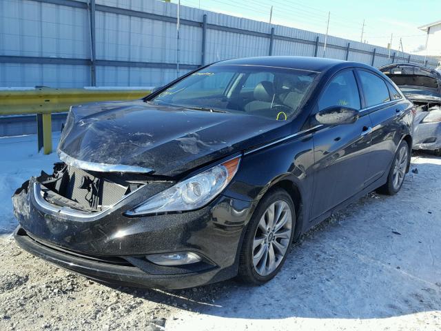 5NPEC4AC5DH663554 - 2013 HYUNDAI SONATA SE BLACK photo 2