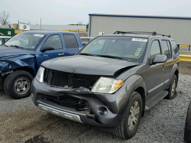 5N1AR18U18C660559 - 2008 NISSAN PATHFINDER GRAY photo 2